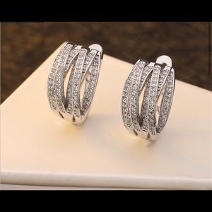Elegant 18k white gold white sapphire earrings